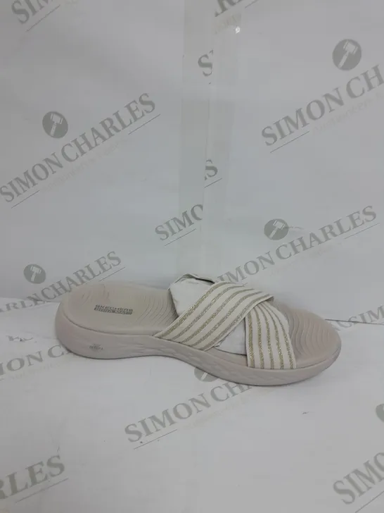 SKECHERS ON-THE-GO 600 STUNNING SLIDE SANDAL SIZE 7