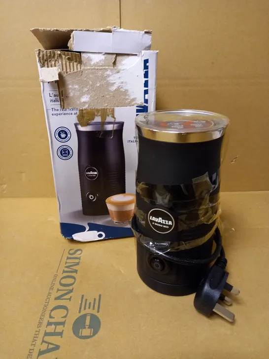 LAVAZZA A MODO MIO MILK EASY FROTHER 