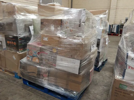 PALLET OF APPROXIMATELY 30 UNPROCESSED RAW RETURN HOUSEHOLD AND ELECTRICAL GOODS TO INCLUDE;