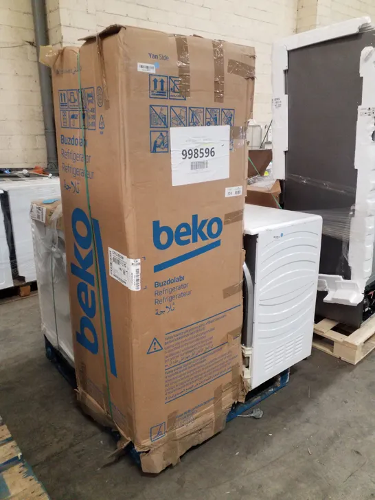 PALLET OF APPROXIMATELY 4 UNPROCESSED RAW RETURN HOUSEHOLD AND ELECTRICAL GOODS TO INCLUDE;