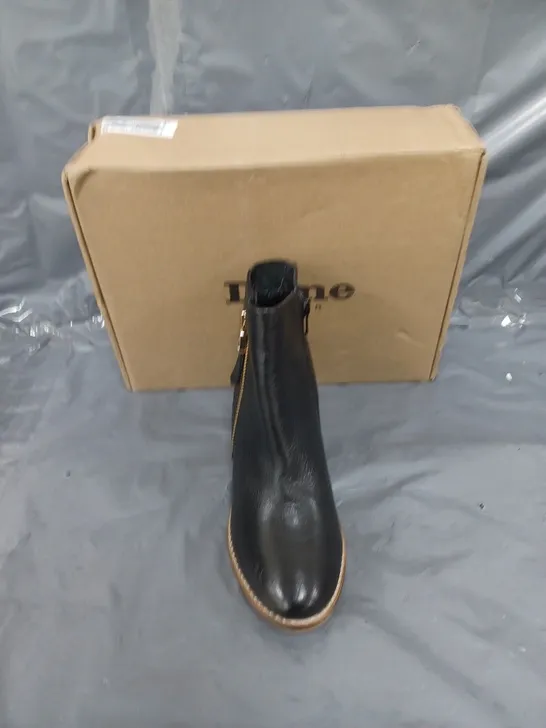 BOXED PAIR OF DUNE LONDON BLACK ZIP UP ANKLE BOOTS SIZE 5