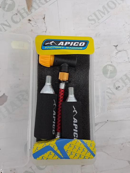 APICO FACTORY RACING TYRE INFLATOR WITH 2 CO2 CANNISTERS 