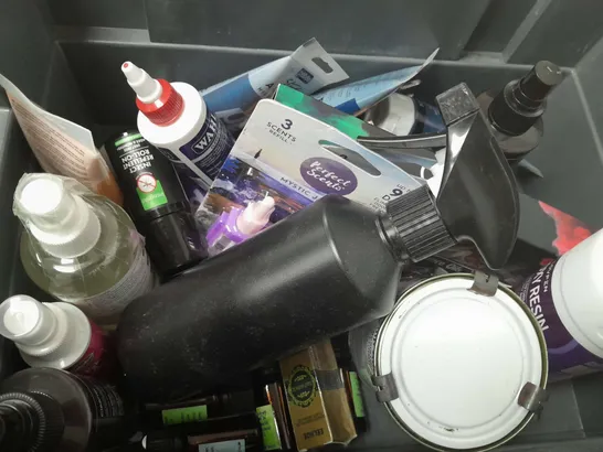 BOX OF APPROXIMATELY 14 ASSORTED ITEMS TO INCLUDE - NIKWAX TECH WASH , FAB-A-LOO , FRESHER FIGHTER ETC