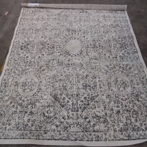 BODRUM ANTIQUE PATTERN GREY RUG // SIZE: 6'7" X 9'