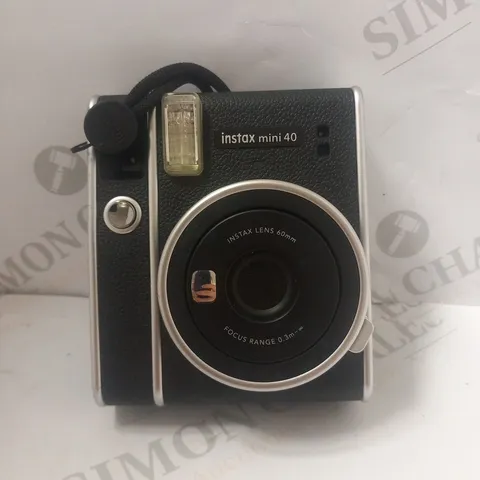 FUJIFILM MINI 40 INSTANT CAMERA 