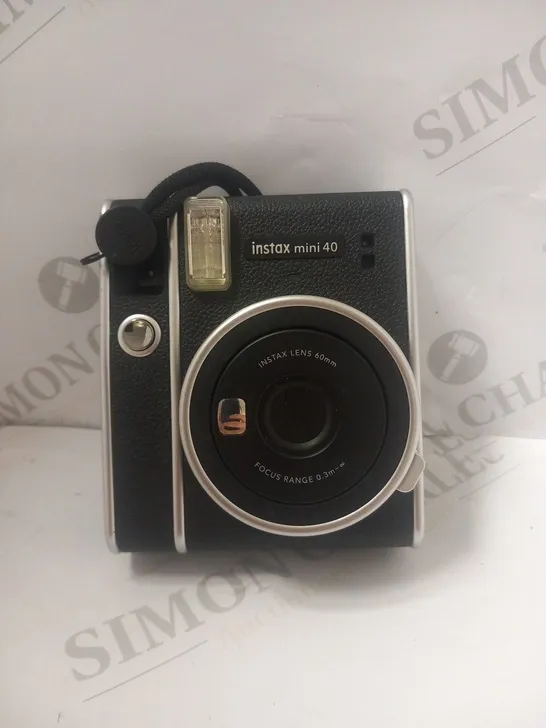 FUJIFILM MINI 40 INSTANT CAMERA 