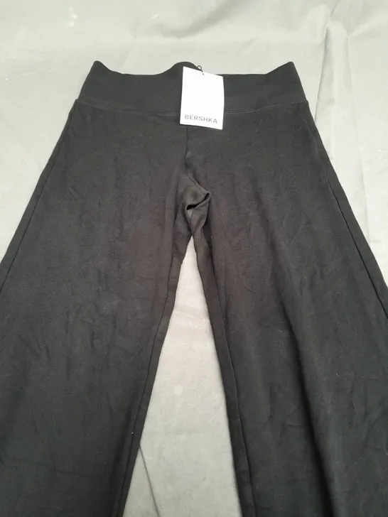 BERSHKA BLACK BAGGY TROUSERS - MEDIUM