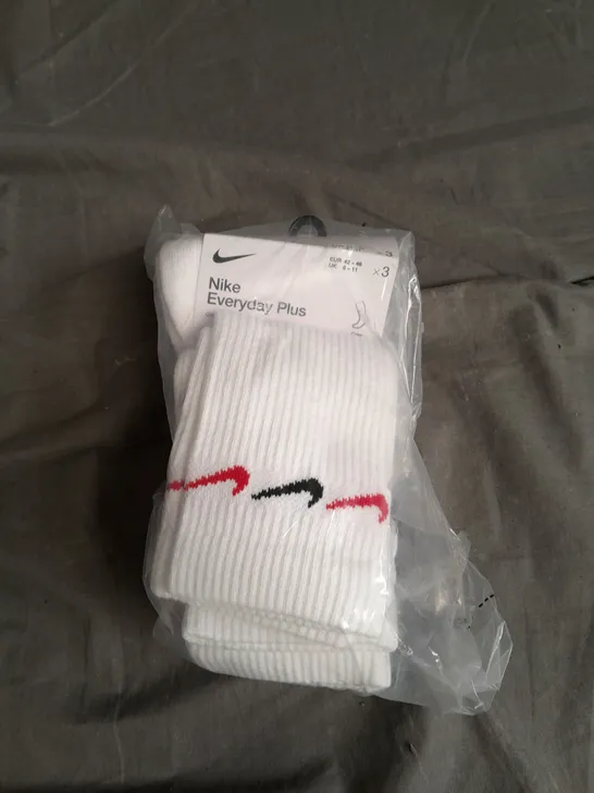 NIKE EVERYDAY PLUS SOCKS X3 UK 8-11