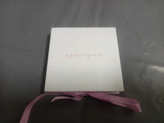 SOPHIE JONES SILVER LOOK NECKLACE IN GIFT BOX