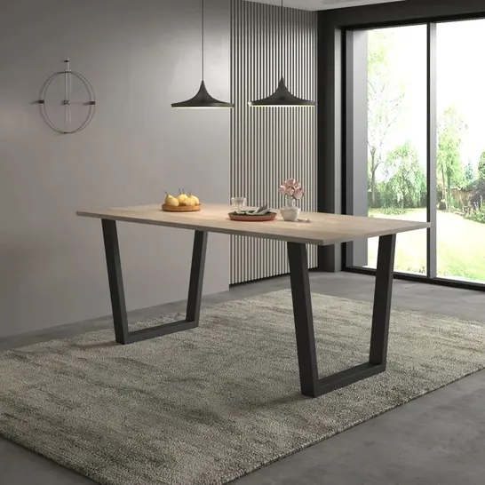 180 CM OAK/BLACK DINNING TABLE 