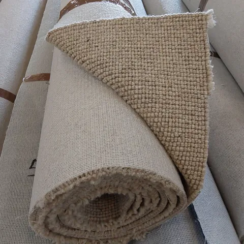 ROLL OF QUALITY ANGORA PADSTOW STRATA CARPET // SIZE: APPROX. 1.12 X 4m