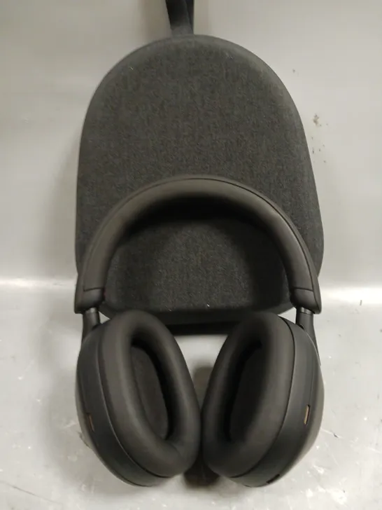 SONY OVERHEAD WIRELESS BLUETOOTH HEADPHONES - MODEL UNSPECIFIED 