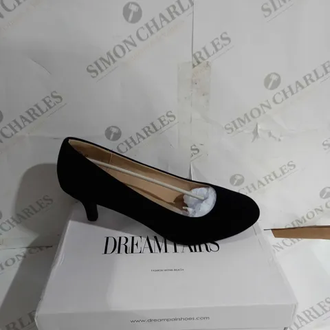 BOXED PAIR OF DREAM PAIRS LUVLY UK 10 BLACK HEELS 