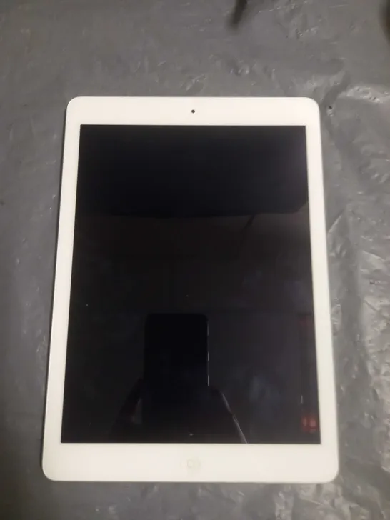 APPLE IPAD AIR 1 SILVER