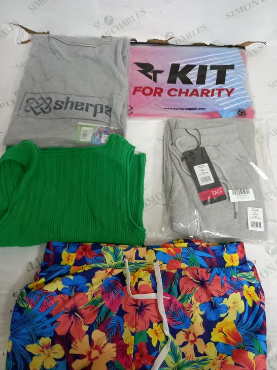 BOX OF APPROXIMATELY 22 ASSORTED CLOTHING ITEMS TO INCLUDE - TROUSERS , T-SHIRT , SHORTS ETC