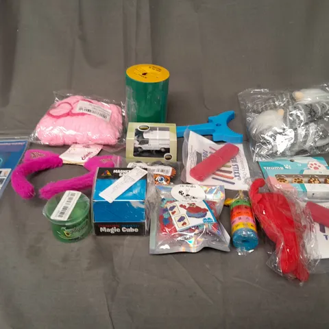 BOX OF ASSORTED TOYS AND GAMES TO INCLUDE SLIME, LEGO AND TEDDIES