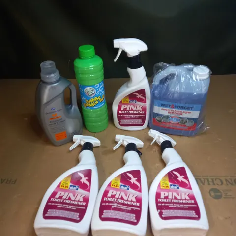 LOT OF ASSORTED HOUSEHOLD ITEMS TO INCLUDE BUBBLES, TOILET FRESHENER AND LAUNDRY LIQUID 