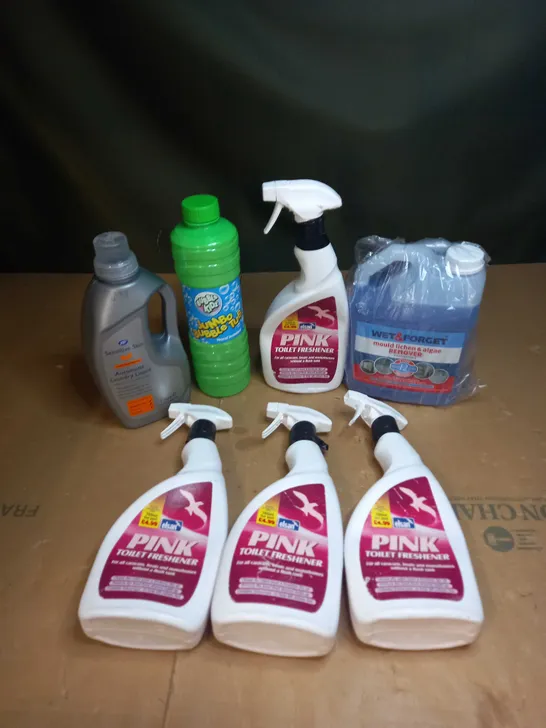 LOT OF ASSORTED HOUSEHOLD ITEMS TO INCLUDE BUBBLES, TOILET FRESHENER AND LAUNDRY LIQUID 