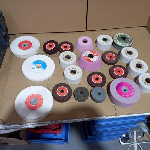 LOT OF APPROX 21 ASSORTED GRINDING WHEELS