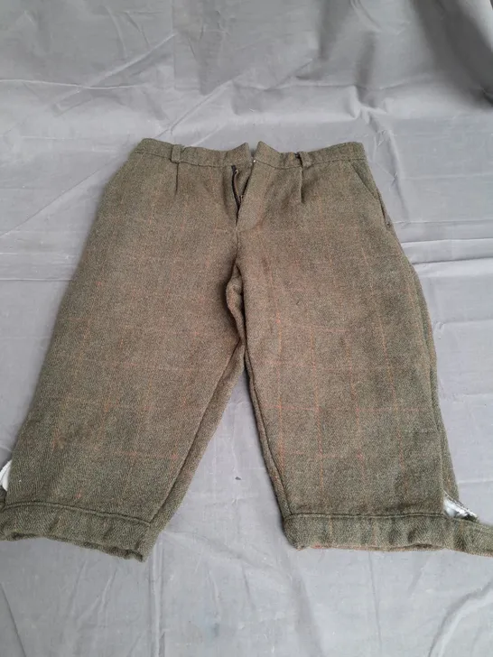 BEAVER COUNTRY WHEAR TROUSERS IN GREEN SIZE 30W