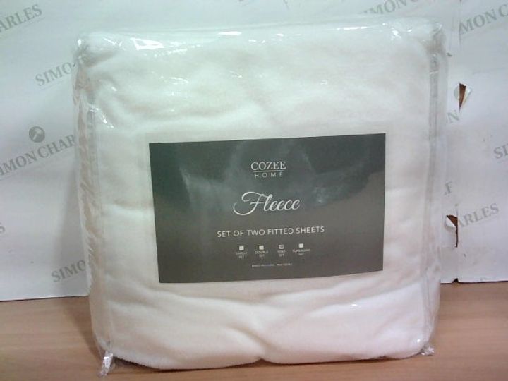 DEEP FITTED SHEETS KING SIZE, WHITE 3152980Simon Charles Auctioneers