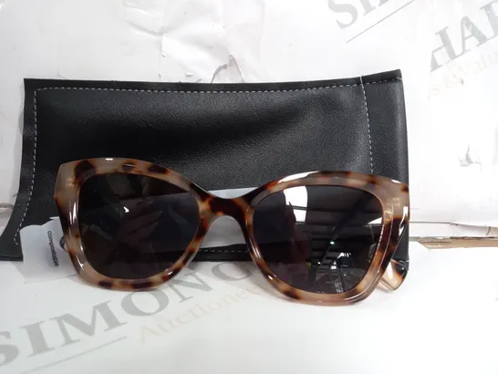 BOXED HUMMINGBIRD TORTOISE SHELL SUNGLASSES AND CLEANING CLOTH 