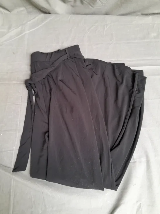 WYNNE LAYERS MATTE TIE WAIST TROUSERS IN BLACK SIZE L