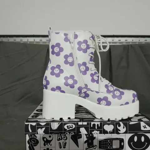 BOXED PAIR OF KOI MINOR MIRACLE PLATFORM MILITARY BOOTS WHITE PURPLE FLOWERS SIZE 6