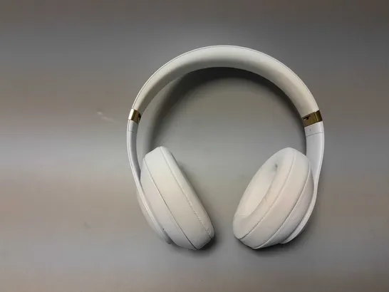 BEATS STUDIO3 HEADPHONES