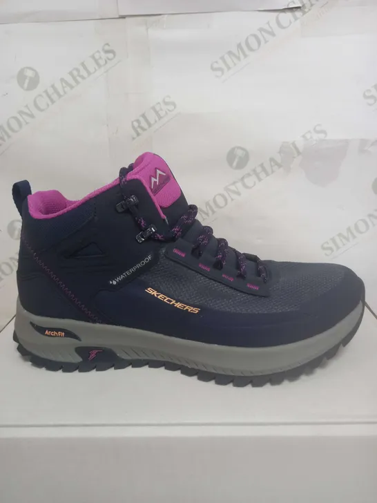 SKETCHERS NAVY BLUE & PINK DISCOVER BOOTS SIZE 5.5