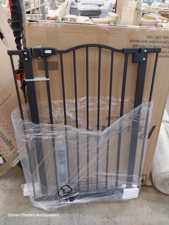 BOXED PETHUT FREESTANDING PET GATE BLACK