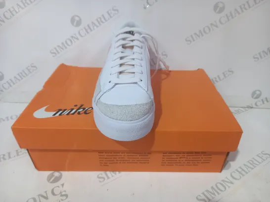 BOXED PAIR OF NIKE BLAZER LOW PLATFORM TRAINERS IN WHITE/PINK UK SIZE 5.5