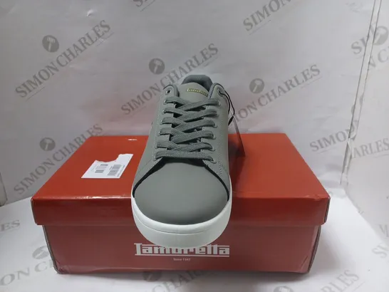 LAMBRETTA TACKLE TRAINER IN GREY - UK 10 