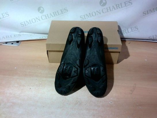 BOXED PAIR OF SHIMANO XC1 SHOES SIZE 46