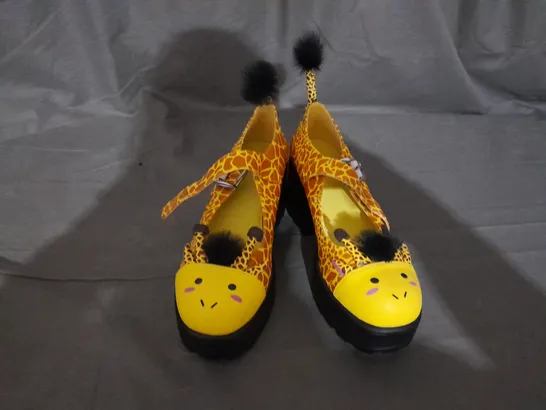 PAIR OF KOI TIRA MARY JANES GRAZING GIRAFFE EDITION SIZE 6 