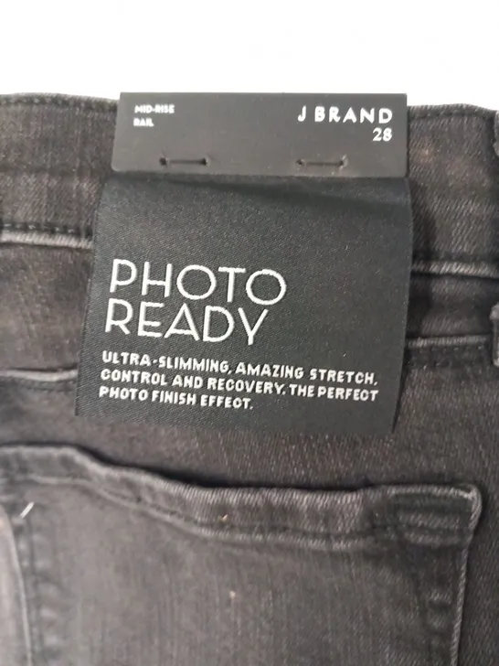 J BRAND PHOTO READY ULTRA SLIMMING MID RISE RAIL JEANS SIZE 28