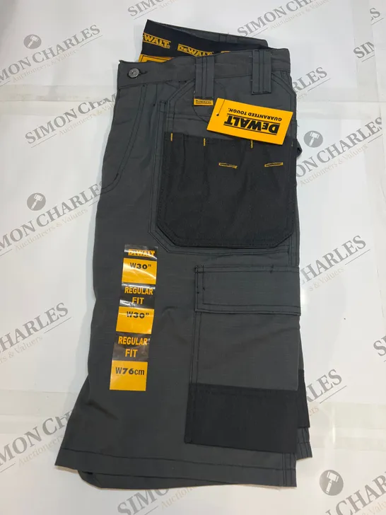 DEWALT CHEVERLEY SHORTS IN GREY SIZE 30