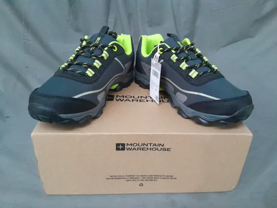 BOXED PAIR OF MOUNTAIN WAREHOUSE SOFTSHELL KID'S WALKING SHOES IN GREY/LIME GREEN UK SIZE 4