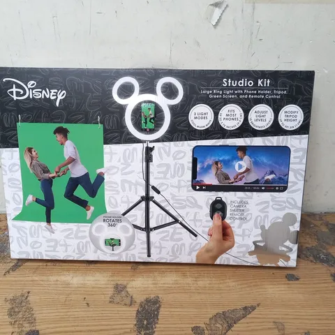 6 BRAND NEW BOXED DISNEY STUDIO KITS