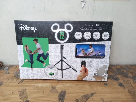 6 BRAND NEW BOXED DISNEY STUDIO KITS