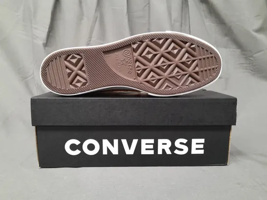 BOXED PAIR OF CONVERSE SHOES IN MUSTARD UK SIZE 6.5