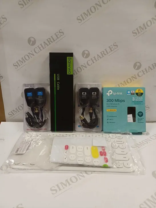 LOT TO CONTAIN APPROX 15 X ASSORTED ELECTRONIC & COMPUTER PRODUCTS, INCLUDES CHARGING CABLES, WIRELESS USB ADAPTER ETC 