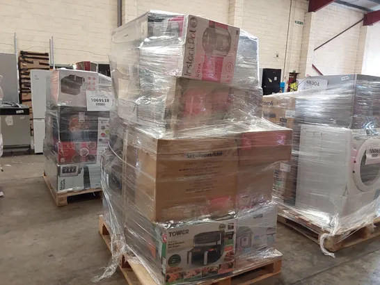 PALLET OF APPROXIMATELY 25 UNPROCESSED RAW RETURN HOUSEHOLD AND ELECTRICAL GOODS TO INCLUDE;