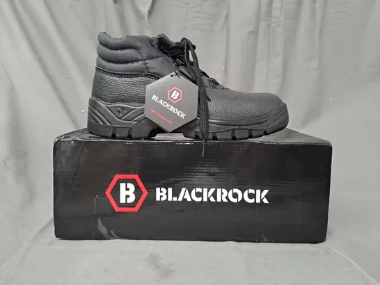 BOXED PAIR OF BLACKROCK CHUKKA BOOTS IN BLACK UK SIZE 4