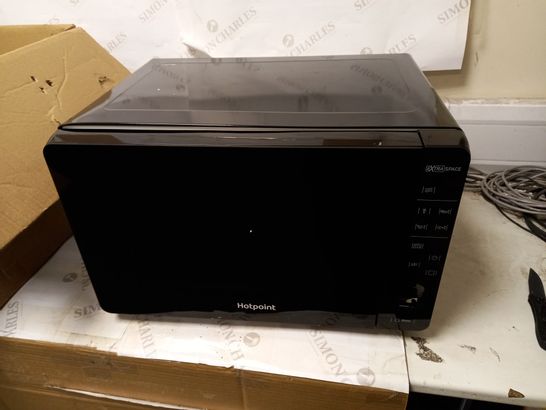 HOTPOINT MWH 2621 MB FLATBED MICROWAVE, 25L, 800W, BLACK