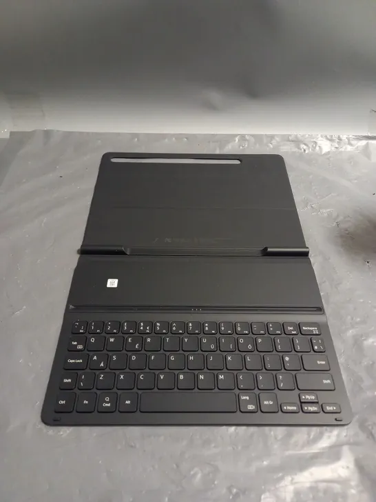 SAMSUNG BOOK COVER KEYBOARD SLIM