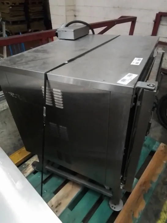 BKI COMMERCIAL SINGLE OVEN 