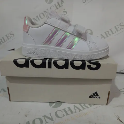 BOXED PAIR OF ADIDAS GRAND COURT 2.0 CFI KIDS SHOES IN WHITE UK SIZE 6.5