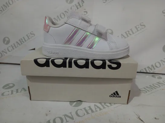 BOXED PAIR OF ADIDAS GRAND COURT 2.0 CFI KIDS SHOES IN WHITE UK SIZE 6.5