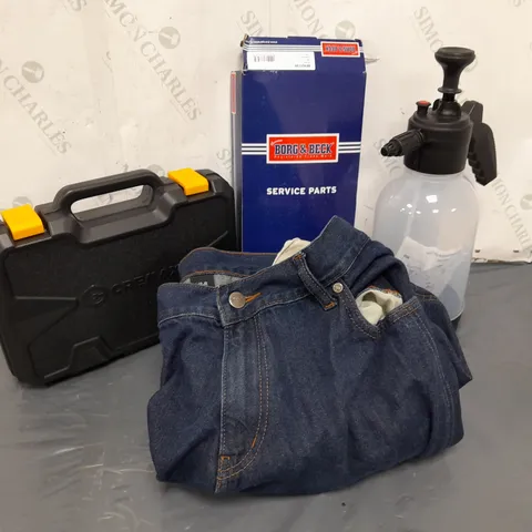 4 ASSORTED PRODUCTS TO INCLUDE SCREW DRIVER SET, BORG & BECK AIR FILTER BFA2134, PADDED KNEE JEANS SIZE 38R, SPRAY BOTTLE